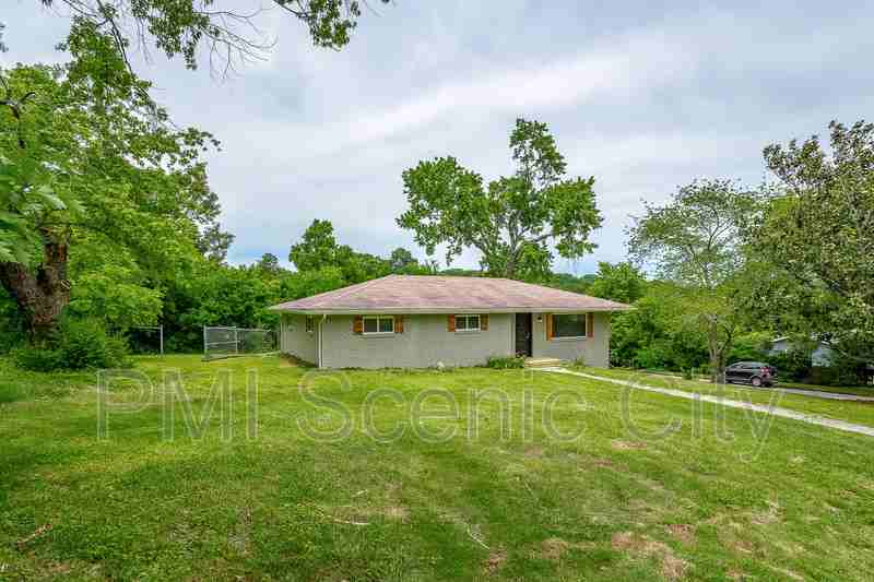 1375 Orbit Dr - Photo 5 of 42