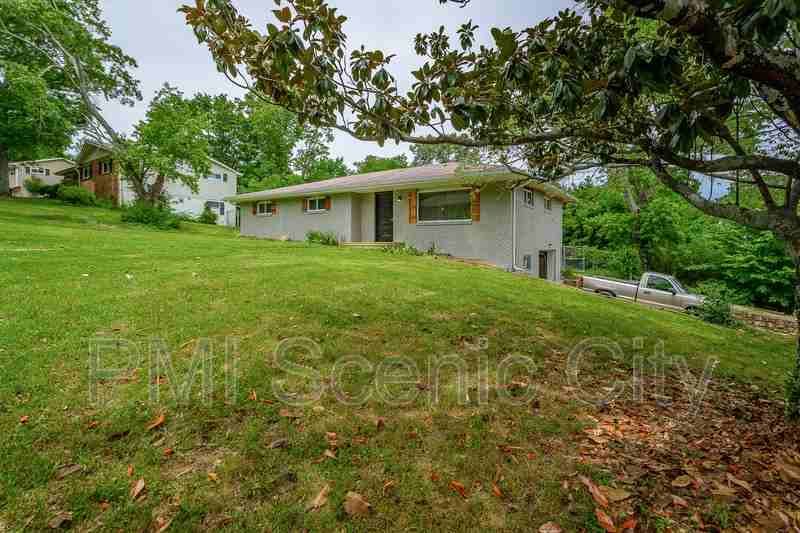 1375 Orbit Dr - Photo 6 of 42