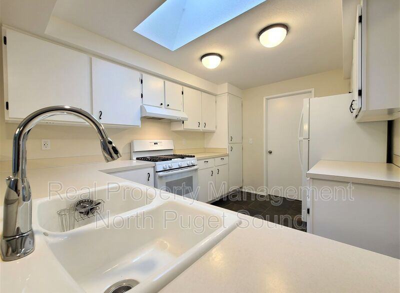 4313 80th St Ne #A - Photo 4 of 20