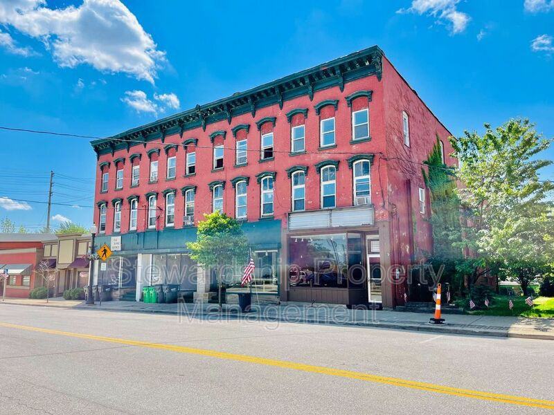 126 E Market St #10 - Photo 2 of 9