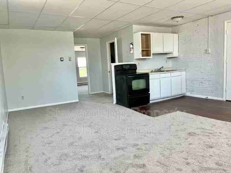 126 E Market St #10 - Photo 3 of 9