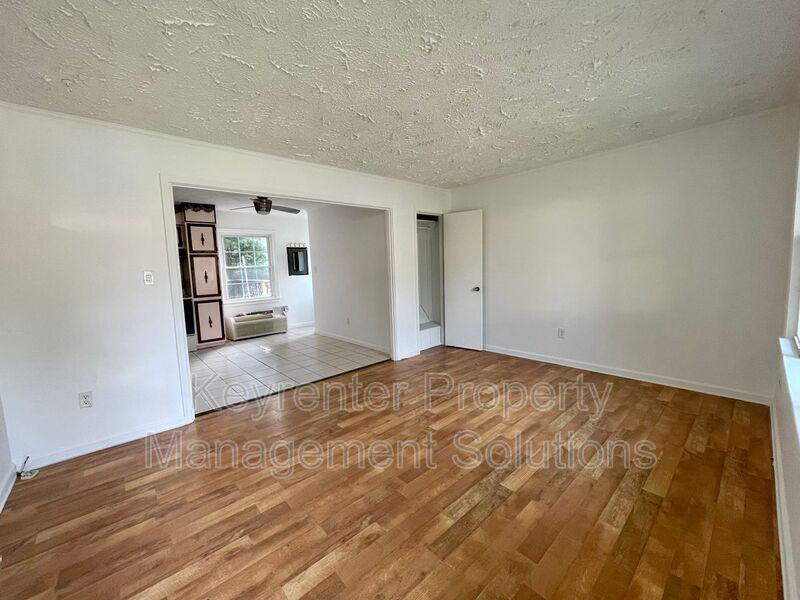 11 Miller St - Photo 3 of 22