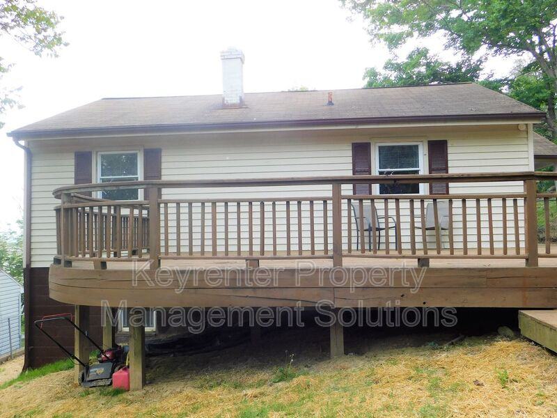 1008 Perry St - Photo 6 of 19