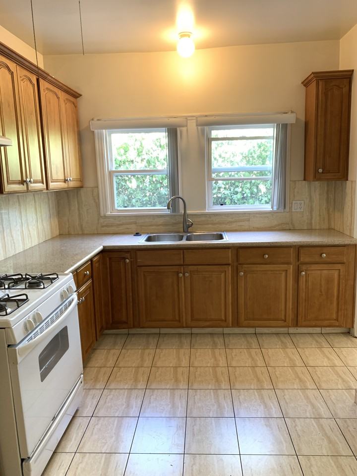 204 E. Maple St. - Photo 6 of 14