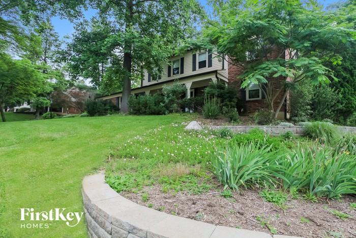 10616 Thistlewood Ct - Photo 2 of 15