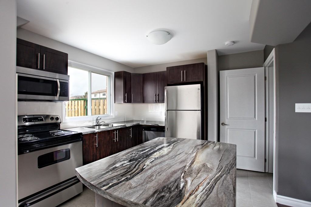 1717 Lansing Avenue - Photo 3 of 11