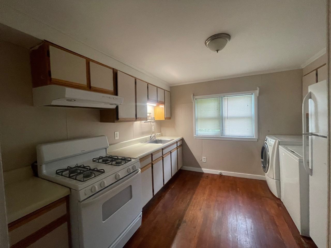 343 Gregory St #1 - Photo 7 of 16
