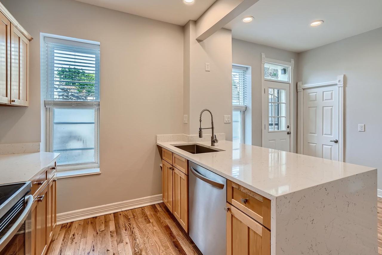 2218 N Clarkson St - Photo 6 of 20