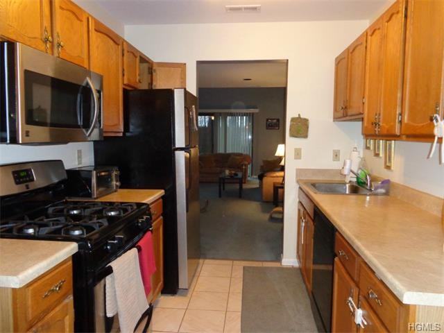 94 Lake Ridge Cove - Photo 3 of 12