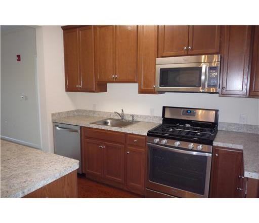 522 Doral Ct - Photo 3 of 9