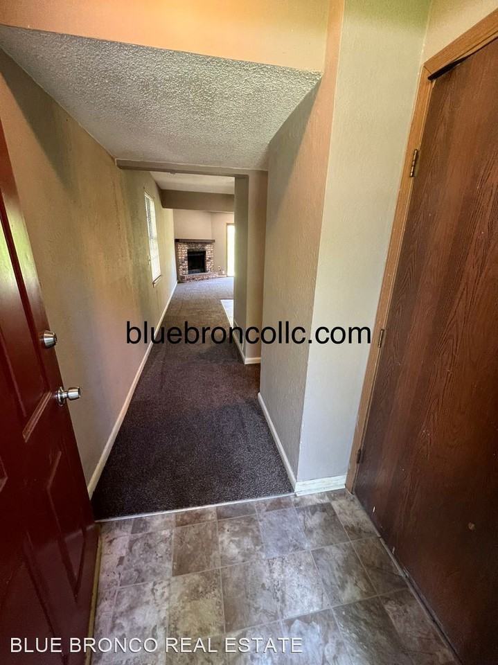 516-522 NE Churchill St - Photo 2 of 18