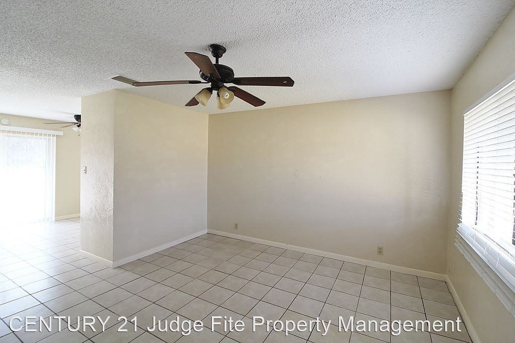 108 Lakewood Dr - Photo 2 of 11