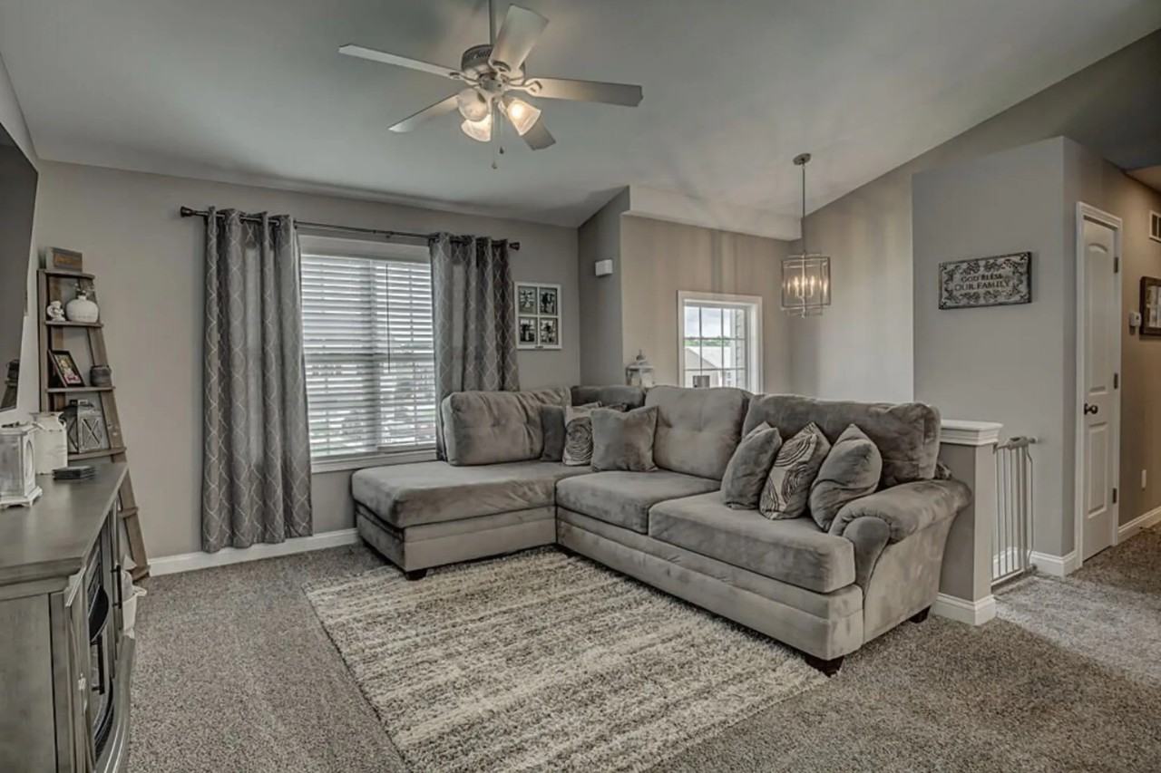 1128 Gemstone Pointe Dr - Photo 2 of 35