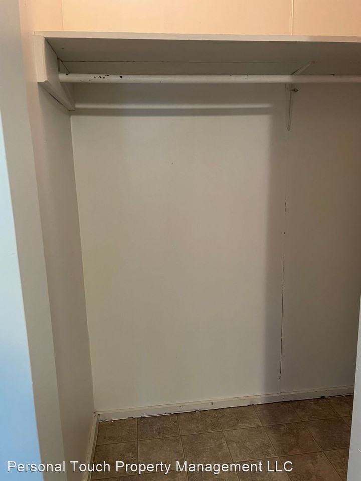 821 10th St N - Photo 3 of 6
