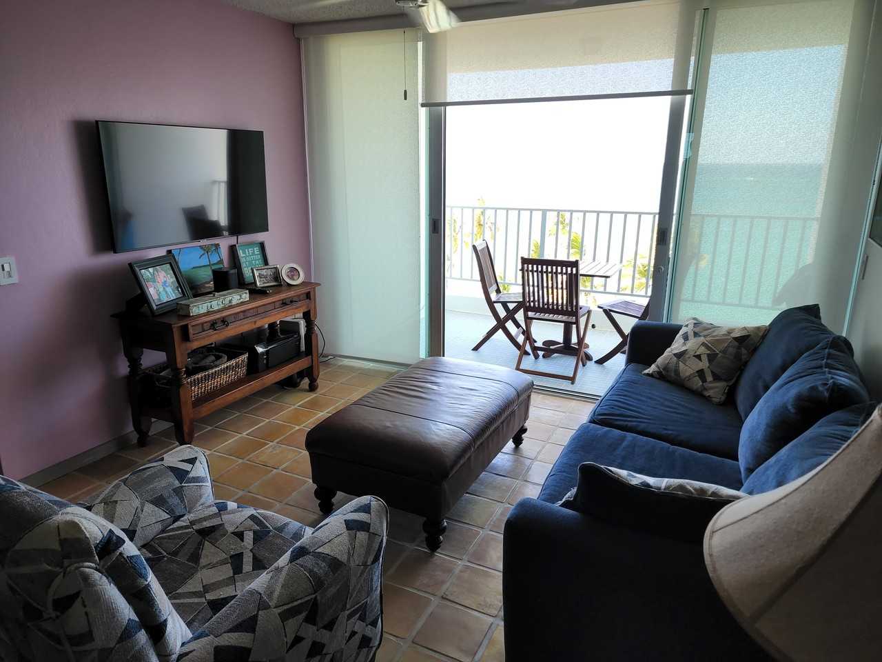 2305 Calle Laurel - Photo 3 of 11