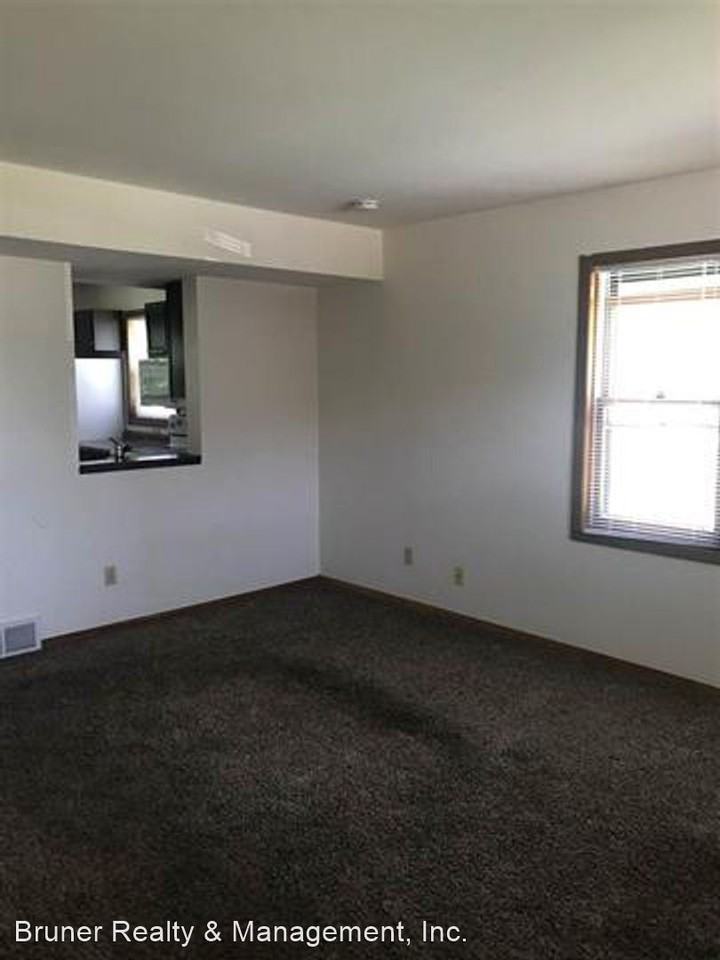 Nantucket Duplex - Photo 2 of 8