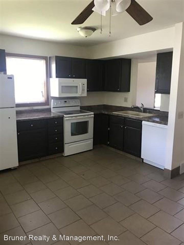 Nantucket Duplex - Photo 3 of 8