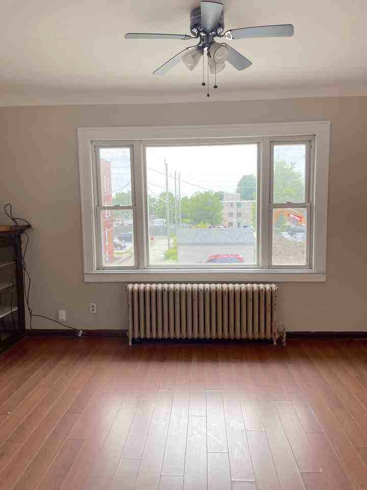 538 Louis Ave - Photo 4 of 15