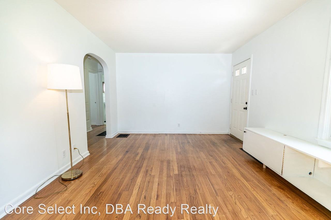 343 E Royal Forest Blvd - Photo 3 of 24
