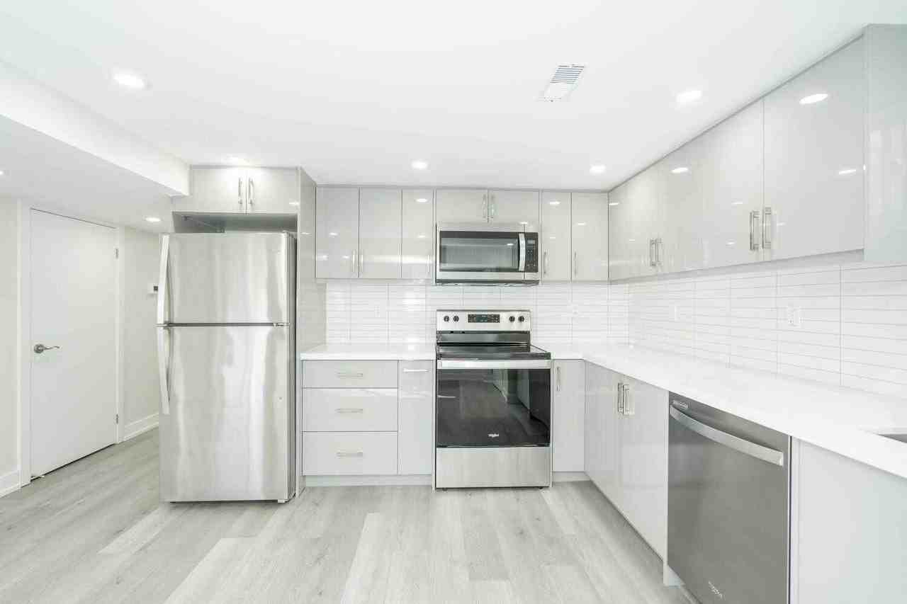 1524 Pharmacy Ave - Photo 2 of 16