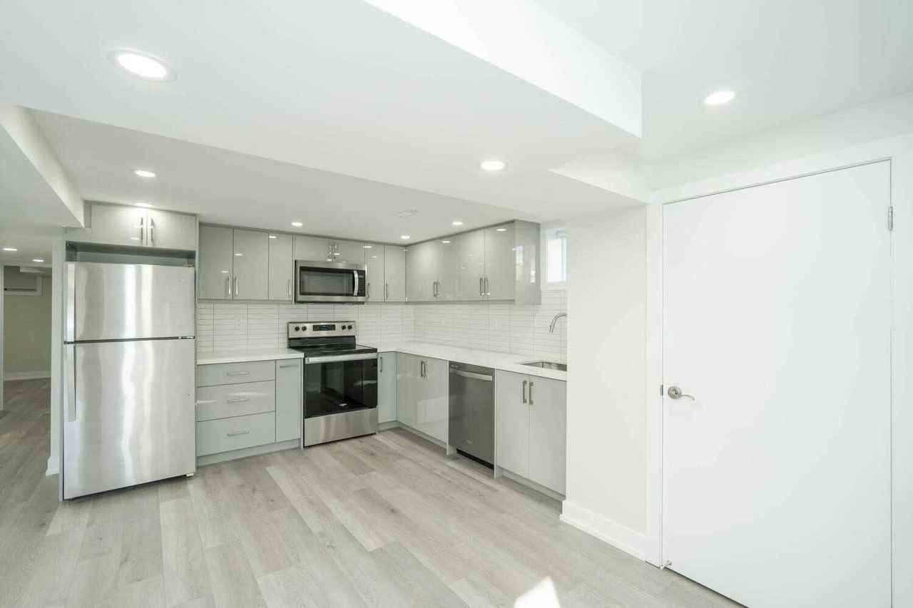 1524 Pharmacy Ave - Photo 3 of 16