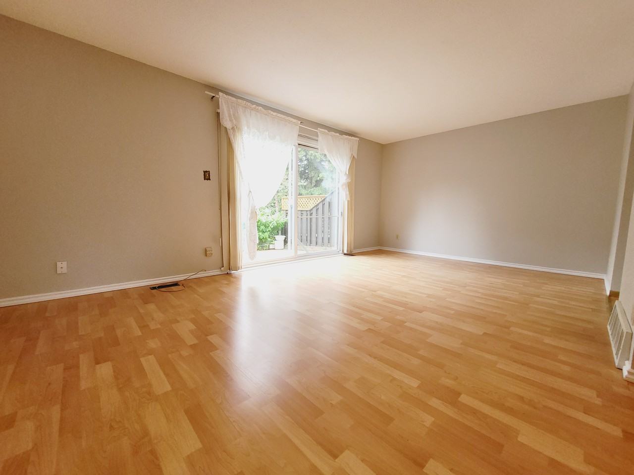 17415 77 Ave Nw - Photo 2 of 27