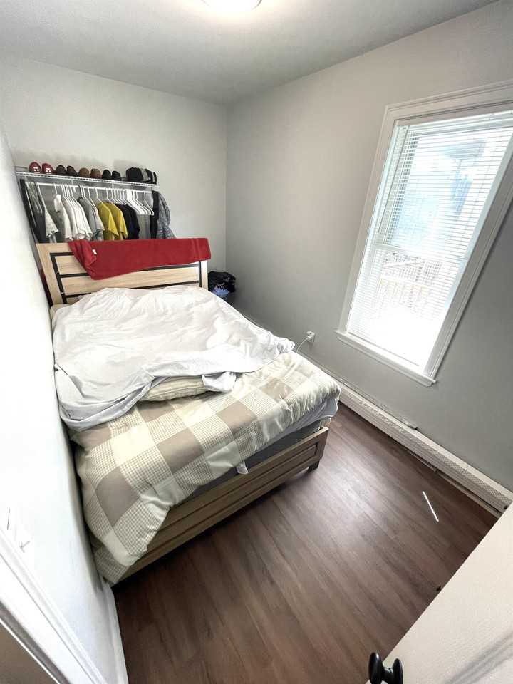 235 Bennington St #2 - Photo 4 of 9