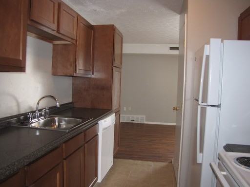 5884 Birch Ln - Photo 2 of 12