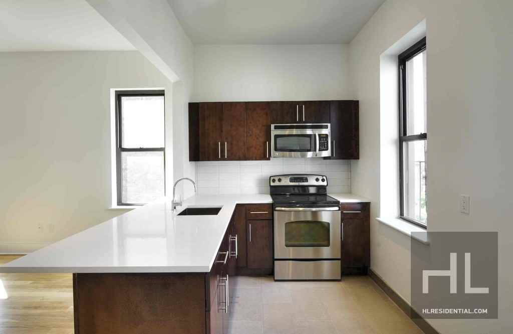 487 Park Pl #3 - Photo 2 of 7