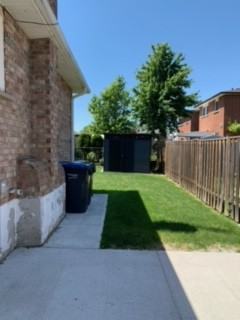 33 Montjoy Crescent - Photo 5 of 11