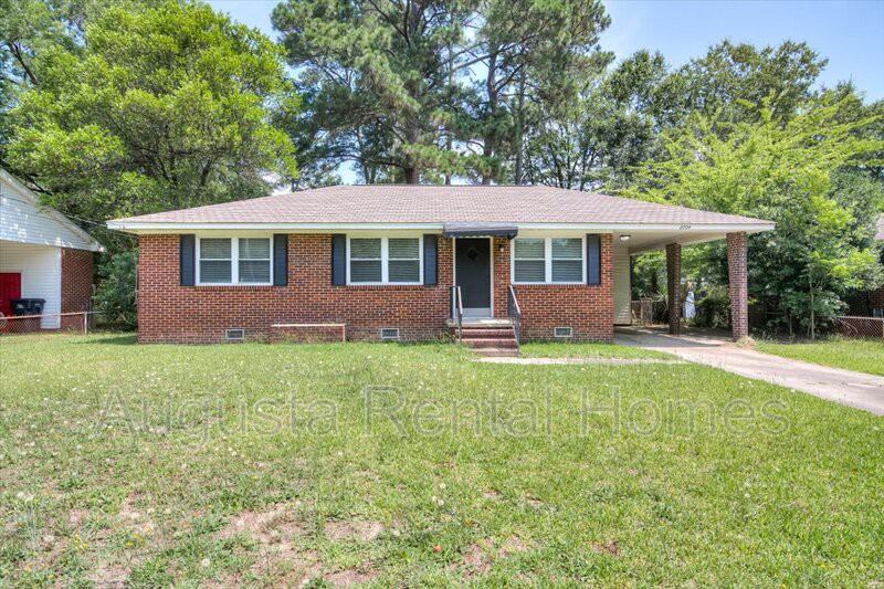 2004 Shark Dr - Photo 2 of 25