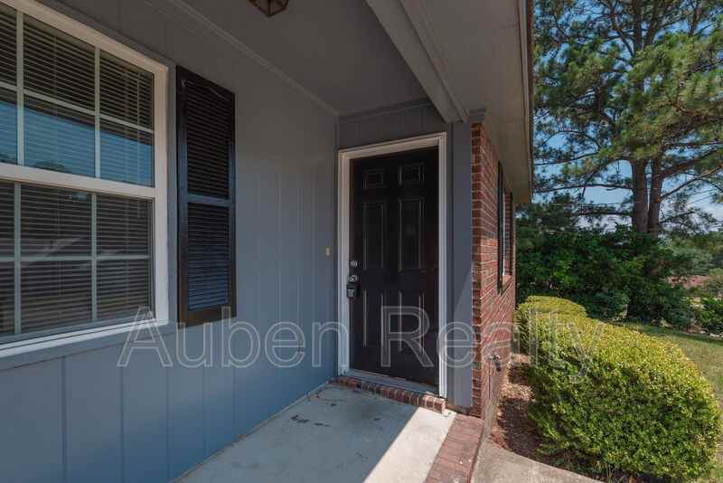 4213 Rose Hill Dr - Photo 2 of 33