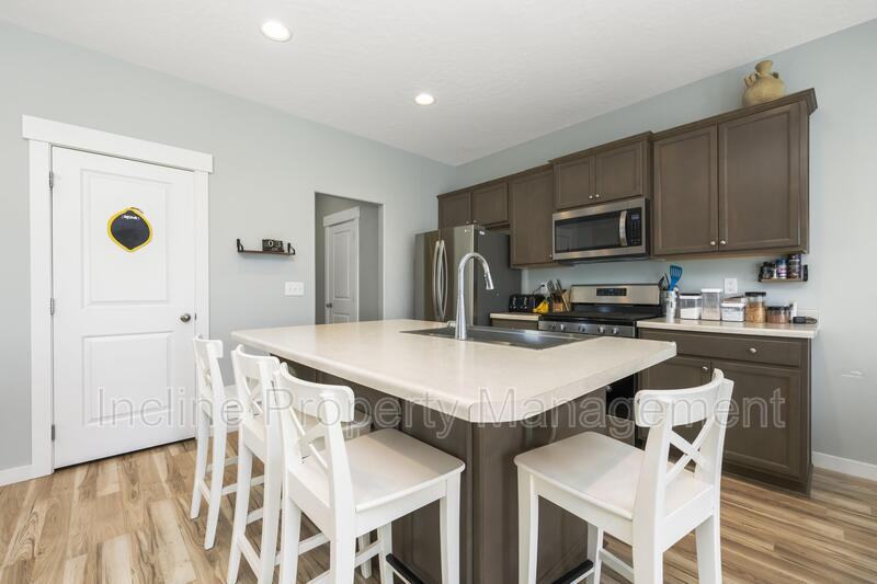 4438 E Hurstbourne Dr - Photo 5 of 28