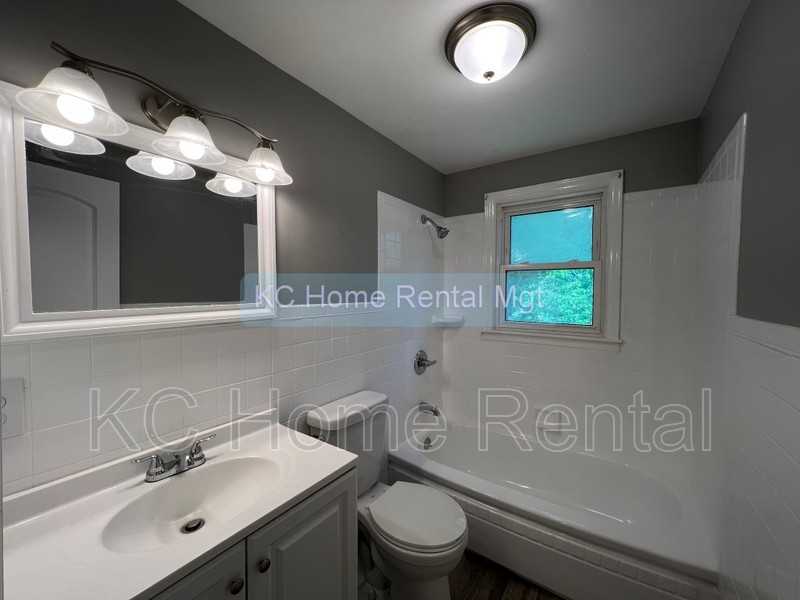 4008 W 75th St - Photo 3 of 45