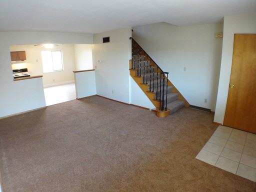 109 Estes Ave - Photo 2 of 12