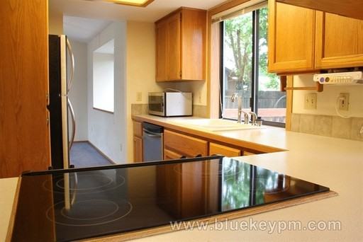 707 NE 159th Ct - Photo 2 of 16