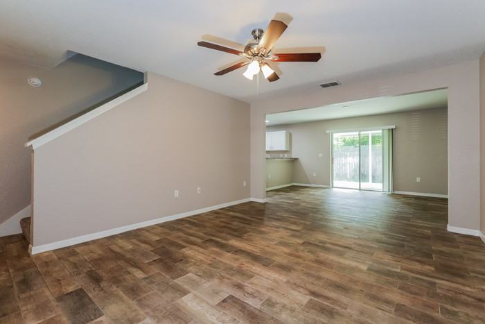 209 Woodknoll Pl - Photo 3 of 21
