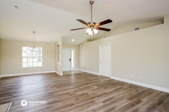 1047 Kellogg St E - Photo 3 of 16