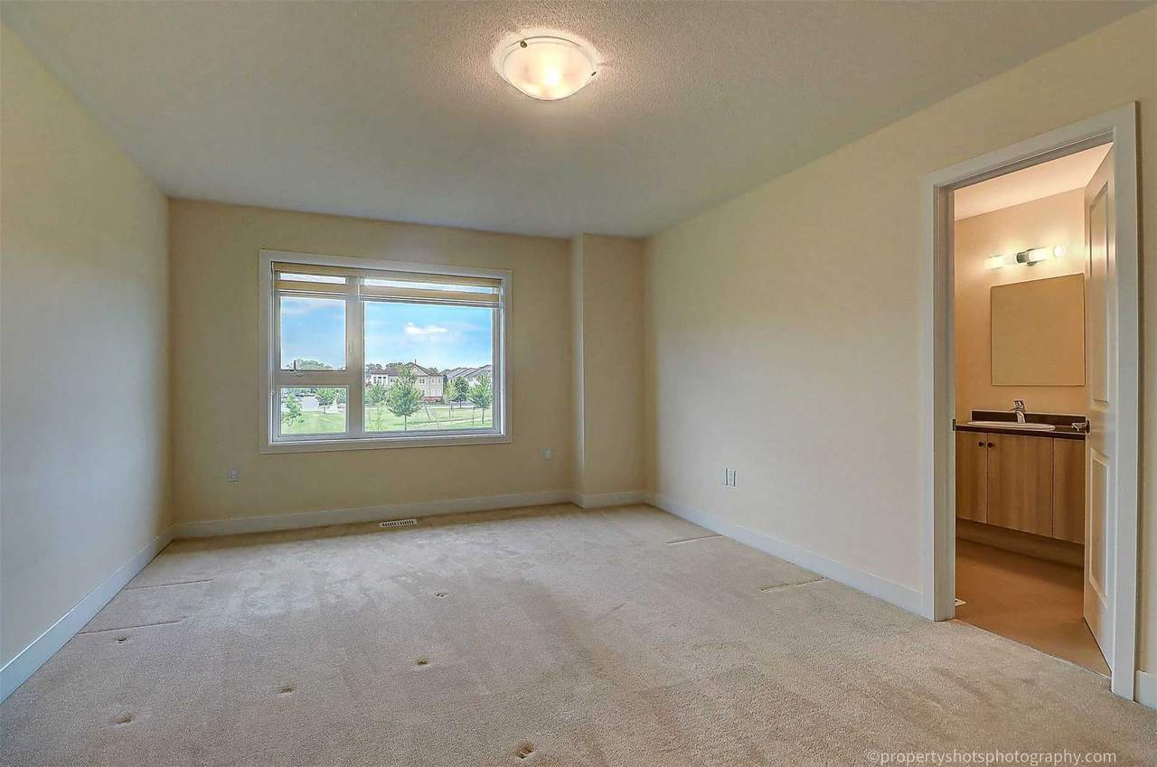 44 Donald Fleming Way - Photo 3 of 16