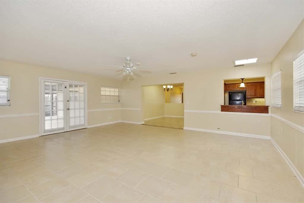 2264 Archer Blvd - Photo 3 of 20