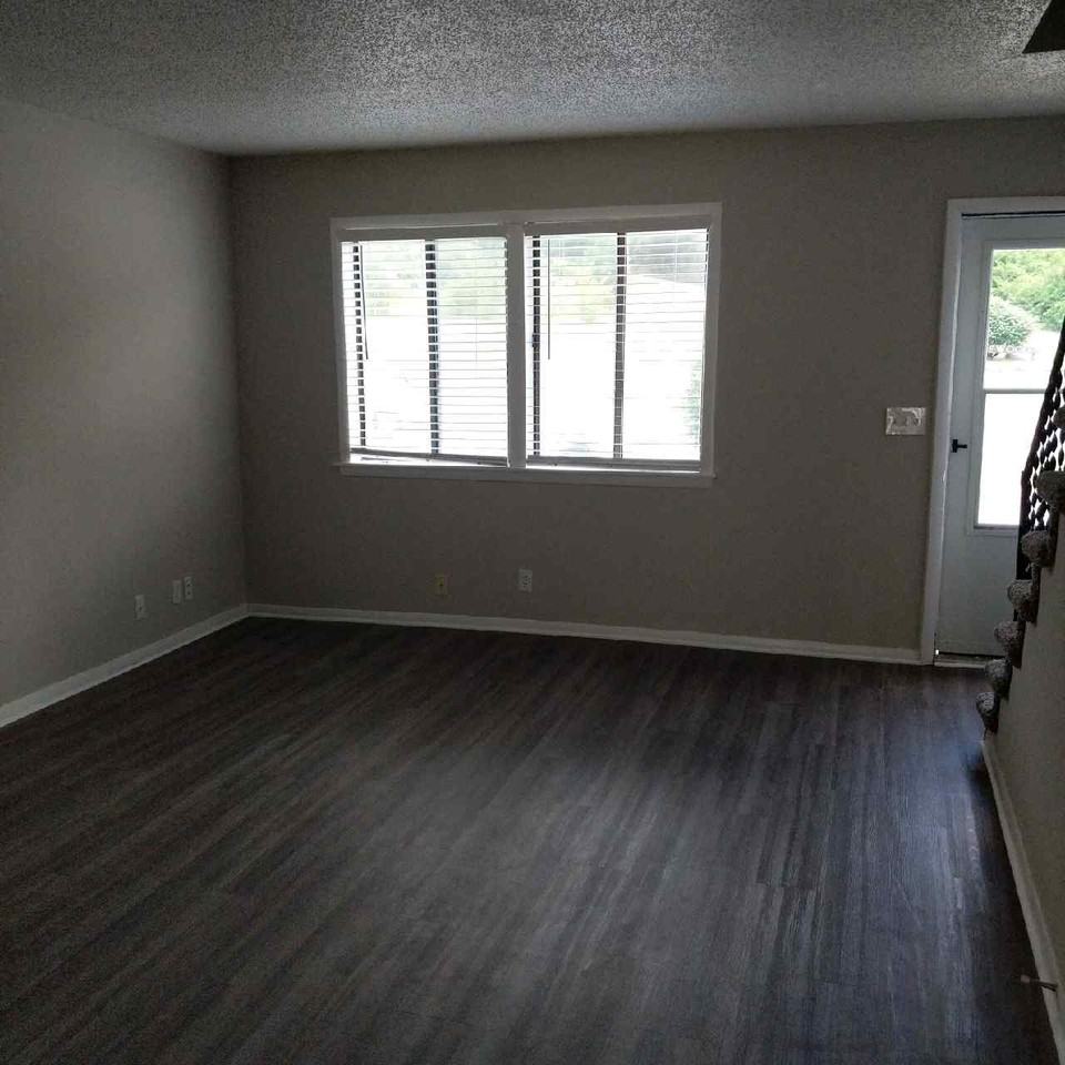 1063 Harold Dr #1 - Photo 2 of 9