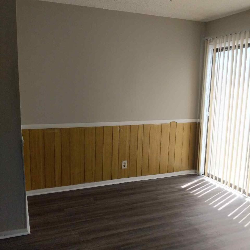 1063 Harold Dr #1 - Photo 4 of 9