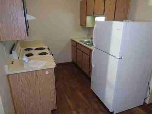 410 Fisher St - Photo 2 of 6