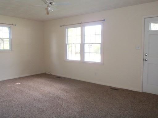 841 9th Ave Pl NE - Photo 2 of 10