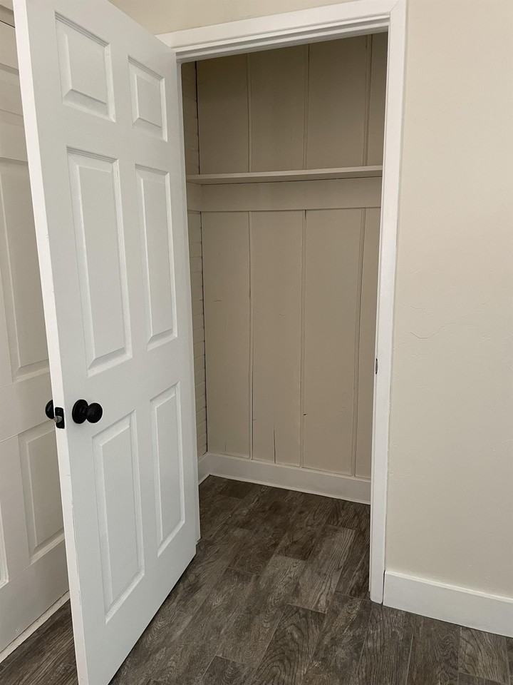 1315 E 9th St #1315 - Photo 4 of 20