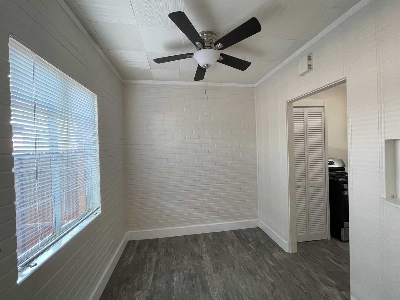1315 E 9th St #1315 - Photo 6 of 20