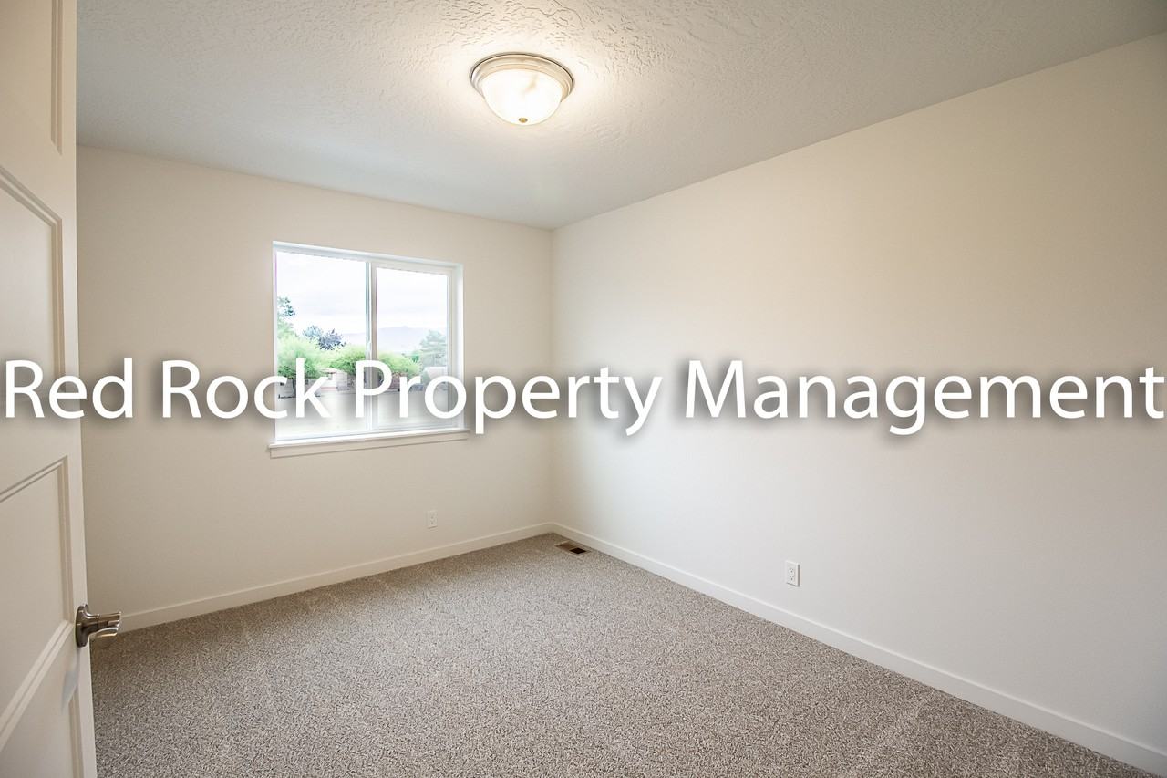 1430 N Michigan Ln #1 - Photo 6 of 38