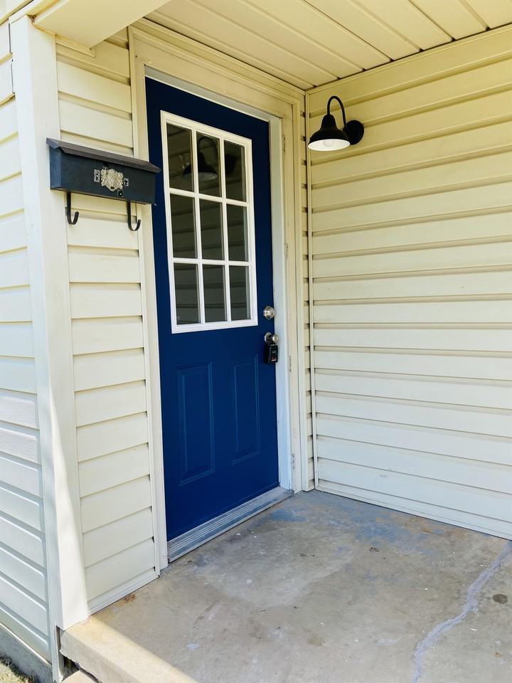 1606 E Cherokee Ave #1 - Photo 4 of 16