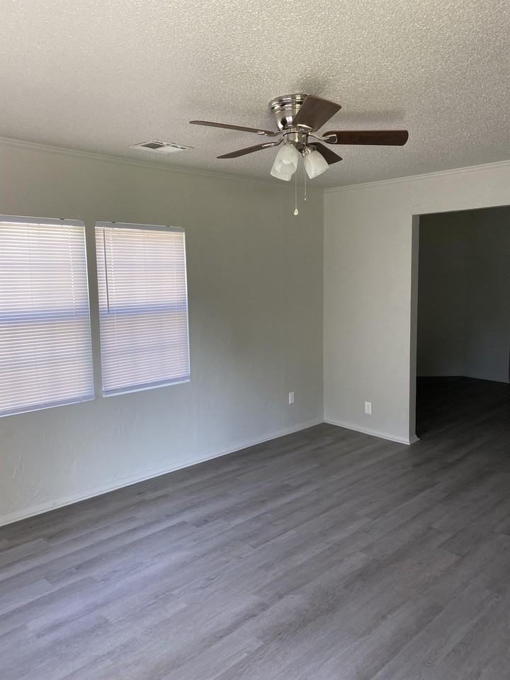 1606 E Cherokee Ave #1 - Photo 7 of 16