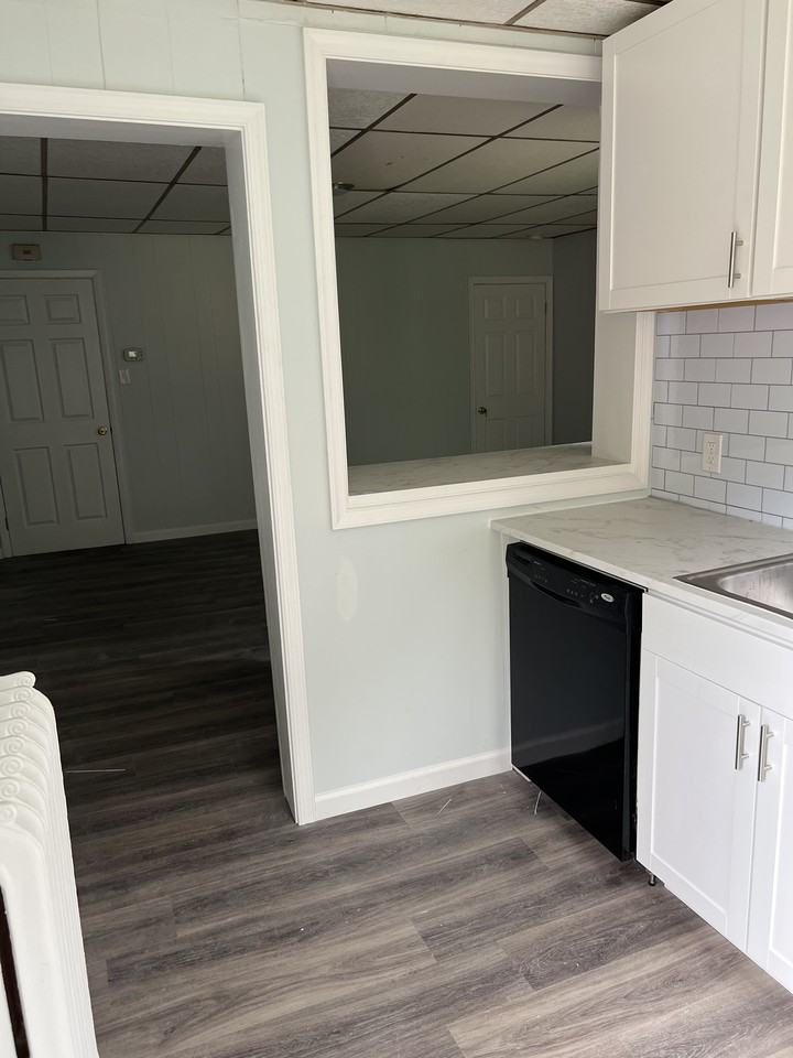 9 Montgomery Ave #1 - Photo 2 of 8